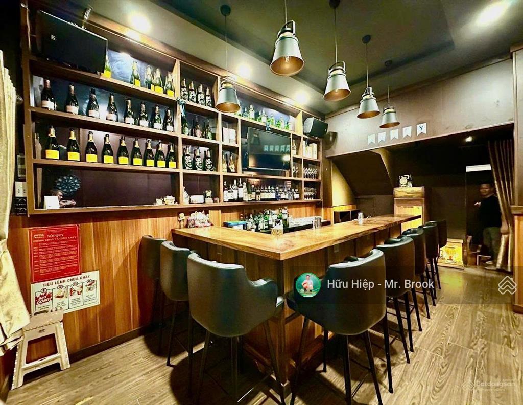 Bán nhà hẻm ô tô lê thánh tôn quận 1 4 tầng, 42.4m², dòng tiền 470tr/năm, tiện cho thuê kinh doanh