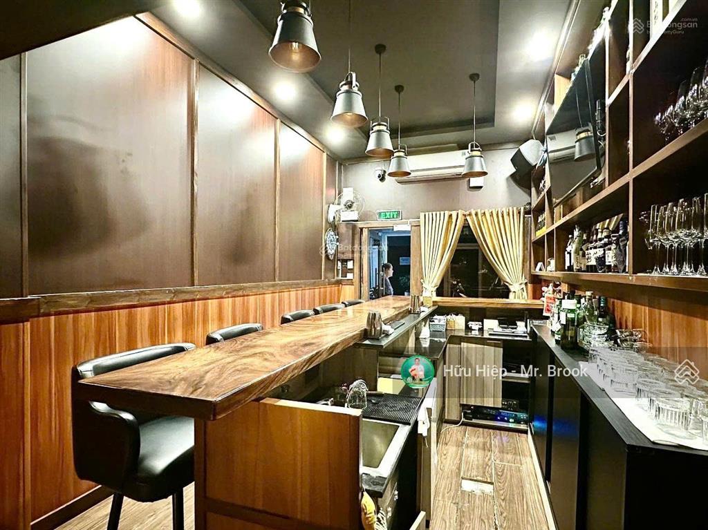 Bán nhà hẻm ô tô lê thánh tôn quận 1 4 tầng, 42.4m², dòng tiền 470tr/năm, tiện cho thuê kinh doanh