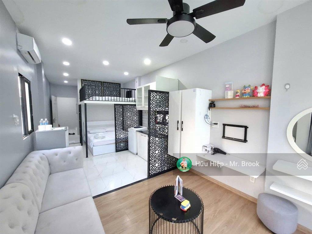 Bán chdv quận 1 sát mặt tiền, lô góc 4 tầng, nở hậu, full nội thất, dòng tiền 32 tr/tháng, 8.1 tỷ