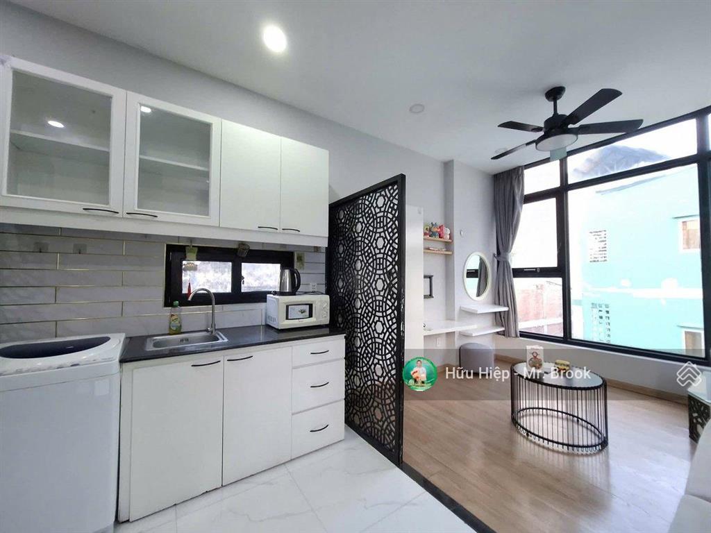 Bán chdv quận 1 sát mặt tiền, lô góc 4 tầng, nở hậu, full nội thất, dòng tiền 32 tr/tháng, 8.1 tỷ