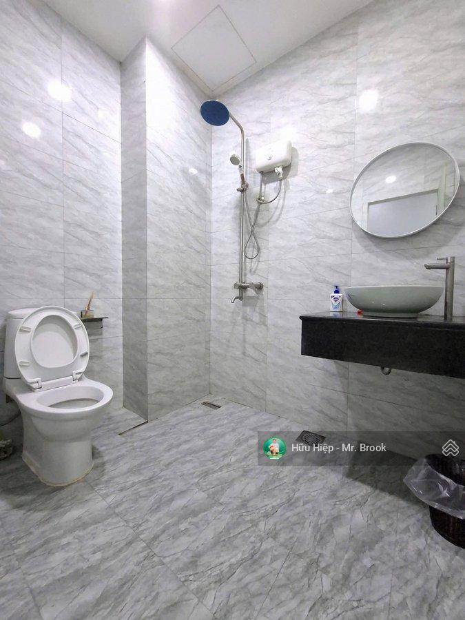 Bán chdv quận 1 sát mặt tiền, lô góc 4 tầng, nở hậu, full nội thất, dòng tiền 32 tr/tháng, 8.1 tỷ