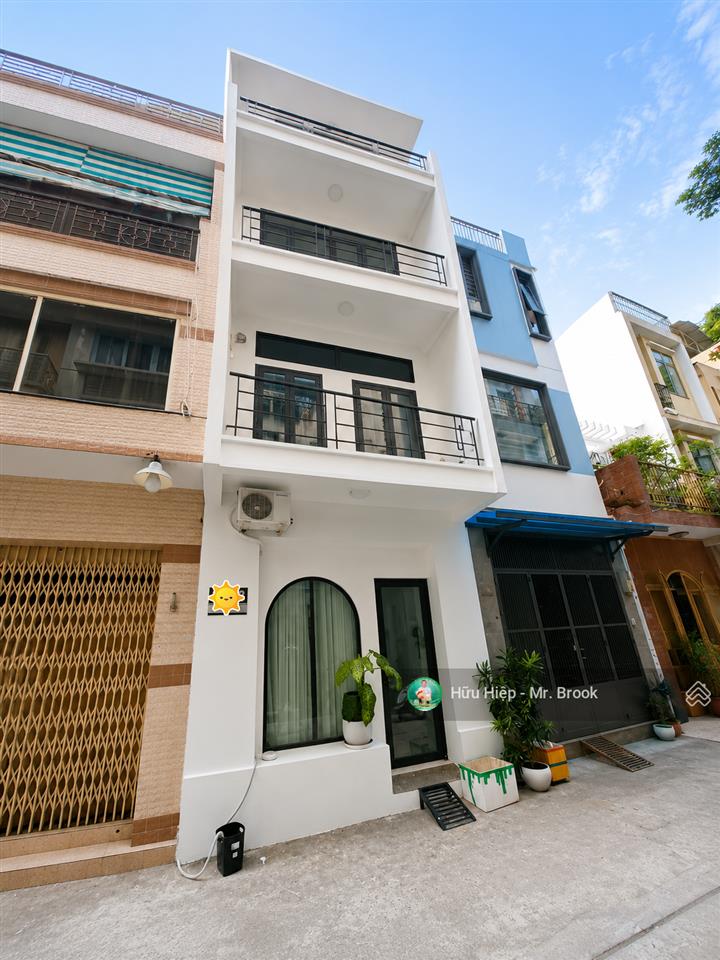 Bán nhà hẻm ô tô quận 1, gần trần hưng đạo, full nội thất, dòng tiền airbnb 720tr/năm, 14,7 tỷ
