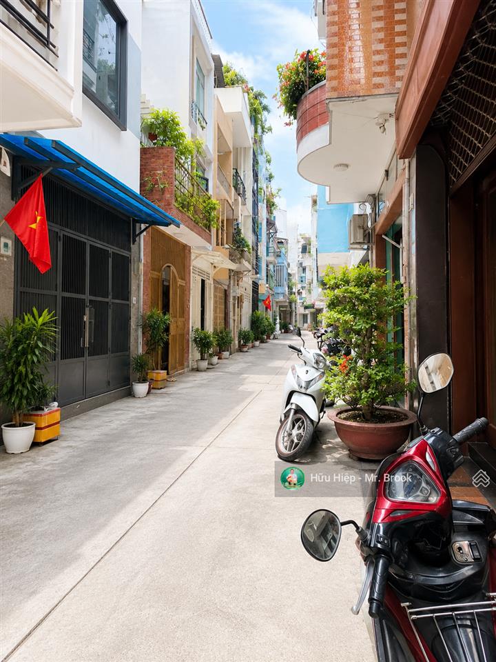 Bán nhà hẻm ô tô quận 1, gần trần hưng đạo, full nội thất, dòng tiền airbnb 720tr/năm, 14,7 tỷ