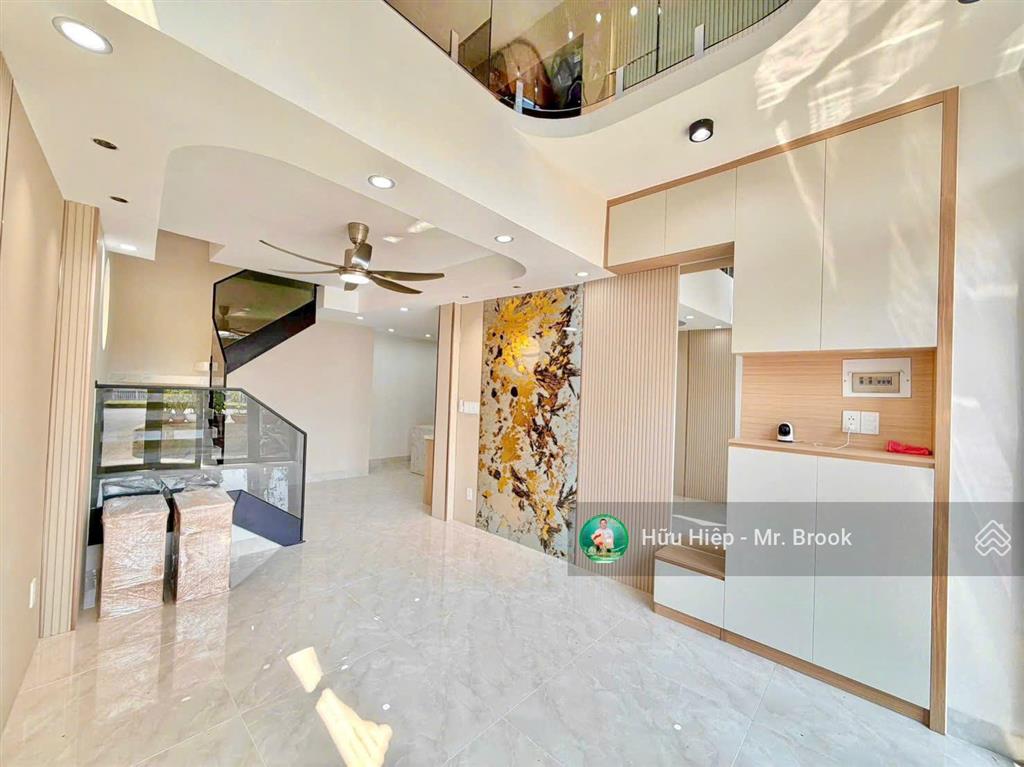 Bán nhà mặt tiền hoàng sa quận 1, view kênh bạch đằng thoáng mát, giá 14,8 tỷ giá