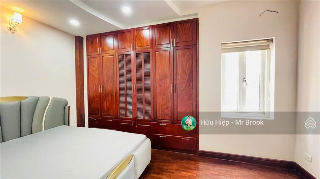 Bán nhà hẻm ô tô ngủ nhà trần hưng đạo quận 5, sát mặt tiền, 6pn, gỗ đỏ cao cấp, ở ngay, 14,8 tỷ