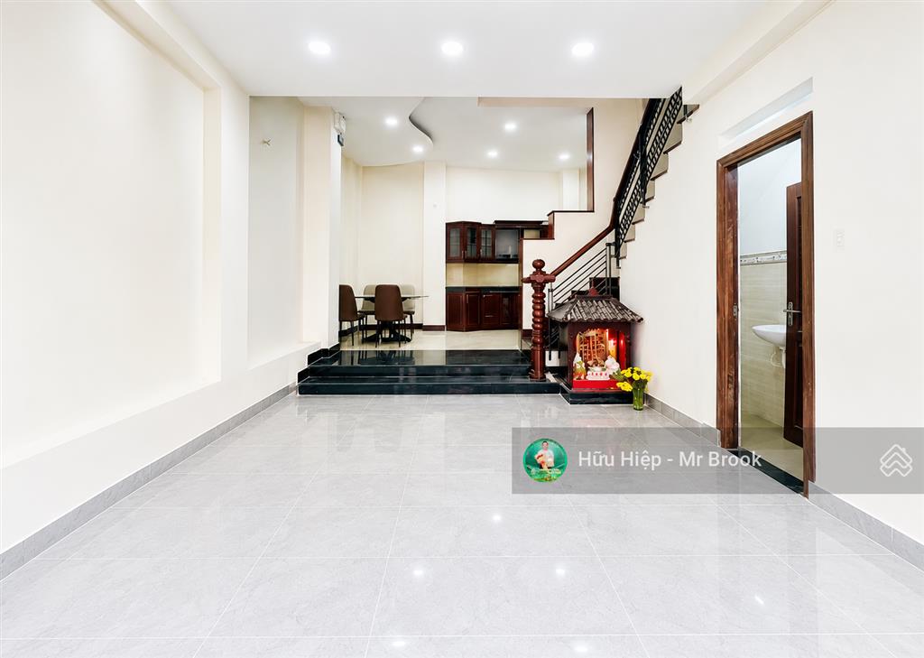 Bán nhà hẻm ô tô ngủ nhà trần hưng đạo quận 5, sát mặt tiền, 6pn, gỗ đỏ cao cấp, ở ngay, 14,8 tỷ