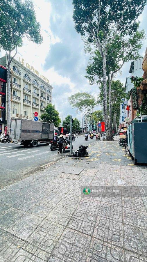 Bán nhà hẻm ô tô ngủ nhà trần hưng đạo quận 5, sát mặt tiền, 6pn, gỗ đỏ cao cấp, ở ngay, 14,8 tỷ