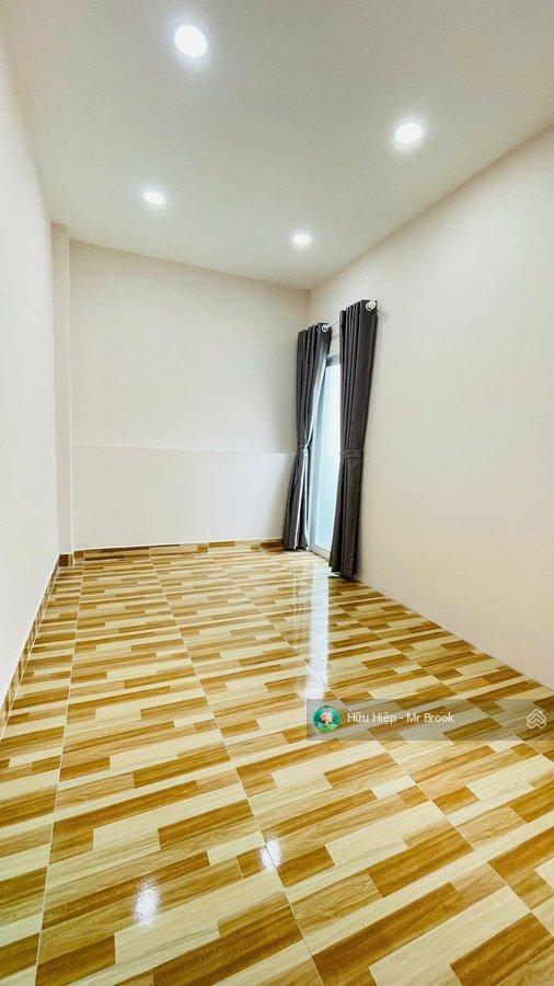 Bán nhà hẻm ô tô ngủ nhà trần hưng đạo quận 5, sát mặt tiền, 6pn, gỗ đỏ cao cấp, ở ngay, 14,8 tỷ