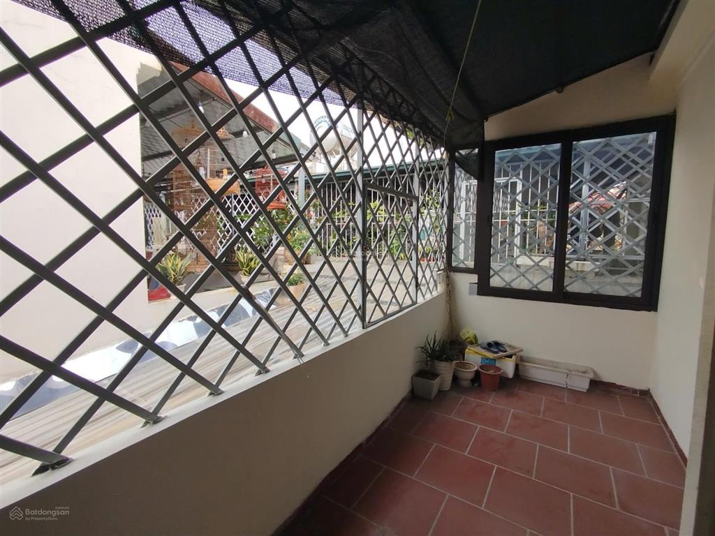 Cho thuê nhà riêng 32m² x 5 tầng tại bồ đề, long biên 3 phòng ngủ, giá chỉ 12 triệu/tháng