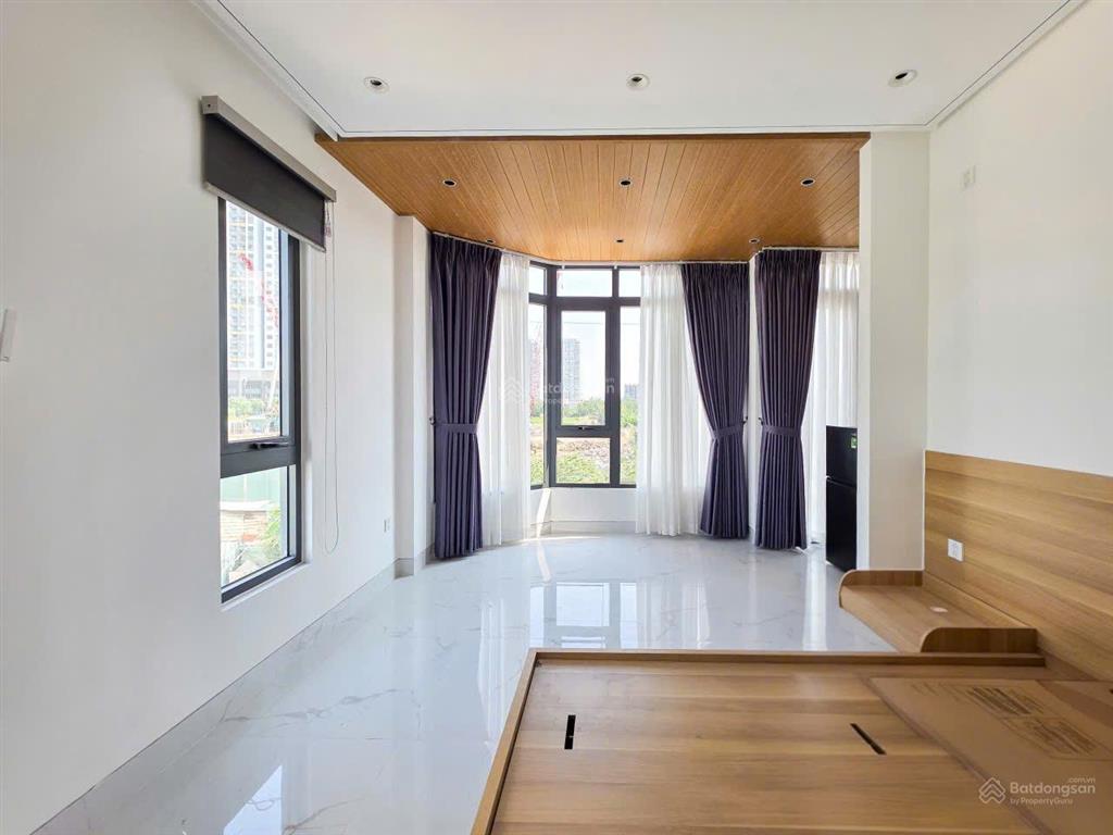 Bán gấp nhà phố trung tâm quận 7  dòng tiền 35 triệu/tháng