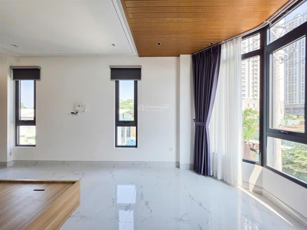 Bán gấp nhà phố trung tâm quận 7  dòng tiền 35 triệu/tháng