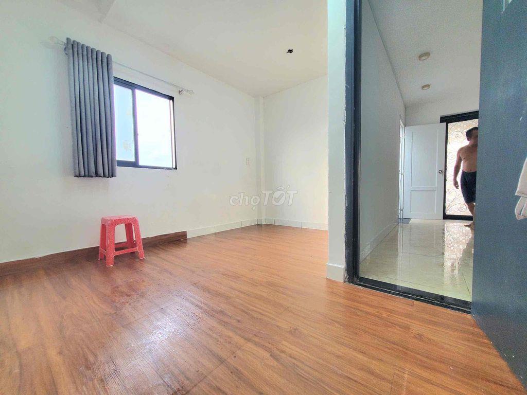 studio ngay đại học văn lang