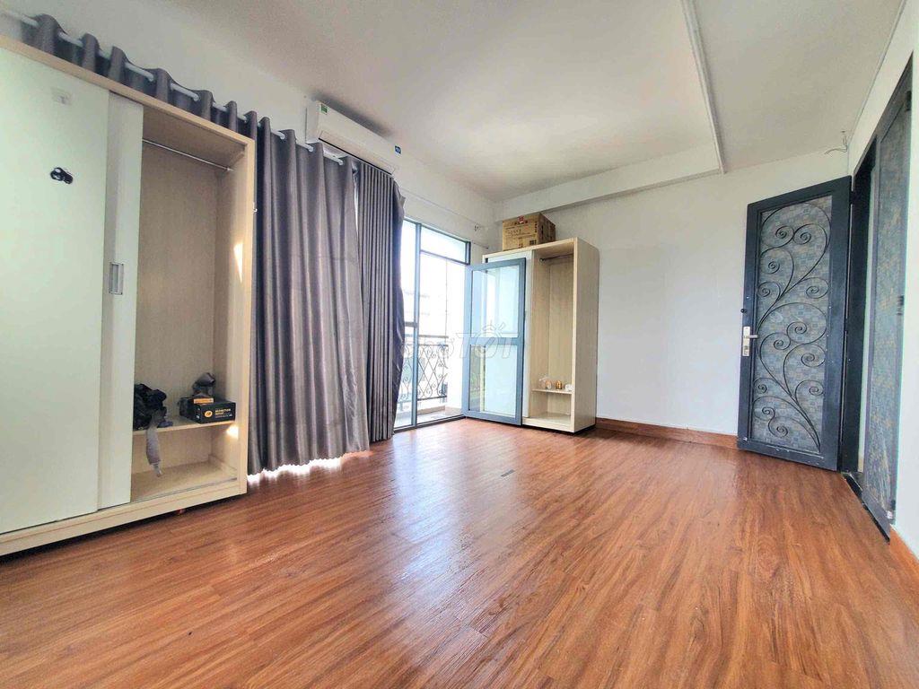 studio ngay đại học văn lang