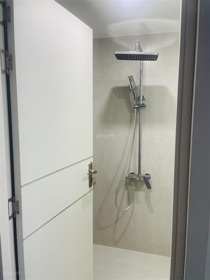 Chính chủ bán lại nhà 3 phòng ngủ, 2 vệ sinh, mới, đầy đủ thiết bị.