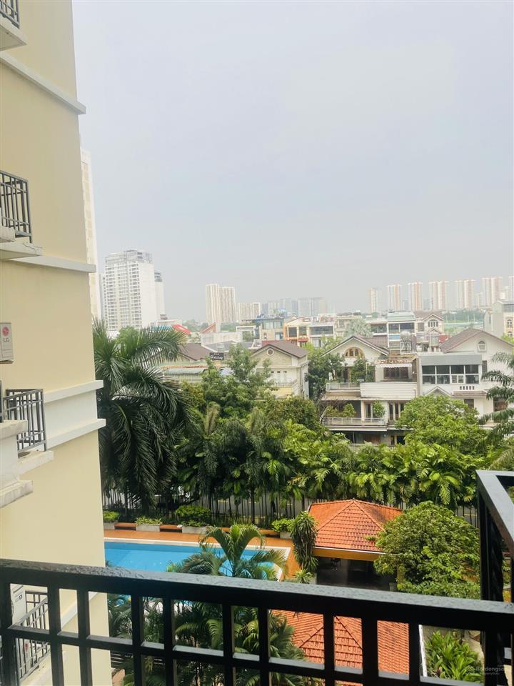 Chính chủ bán lại nhà 3 phòng ngủ, 2 vệ sinh, mới, đầy đủ thiết bị.