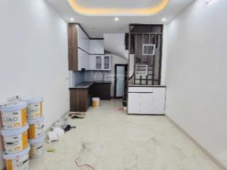 Bán nhà riêng  5 tầng x 30m  ô tô đỗ cửa  giá 6 tỷ