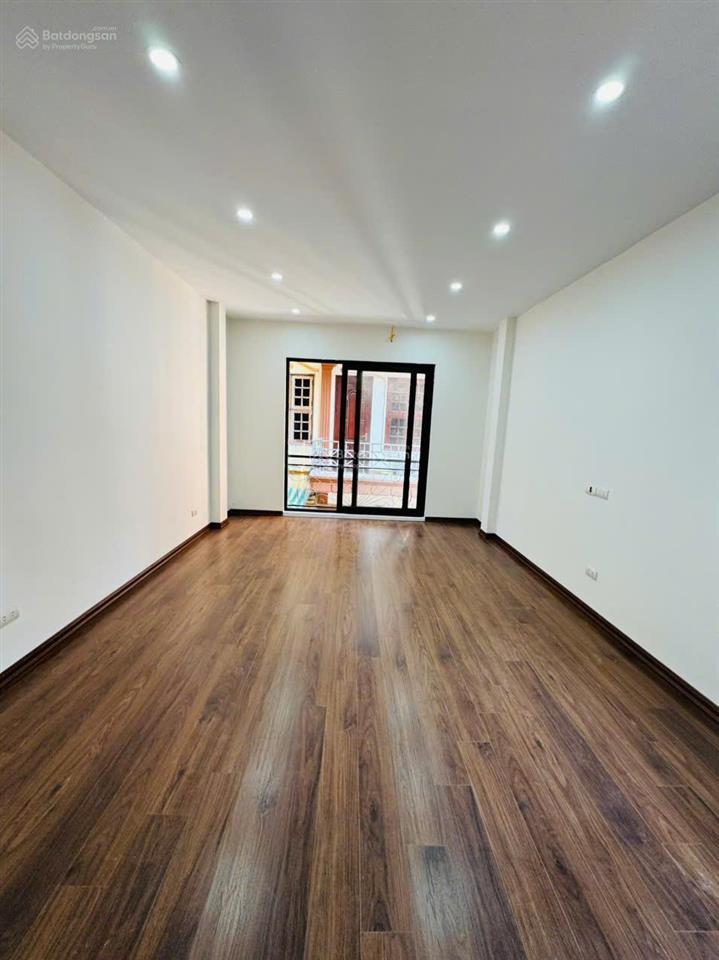 Bán nhà riêng  5 tầng x 30m  ô tô đỗ cửa  giá 6 tỷ