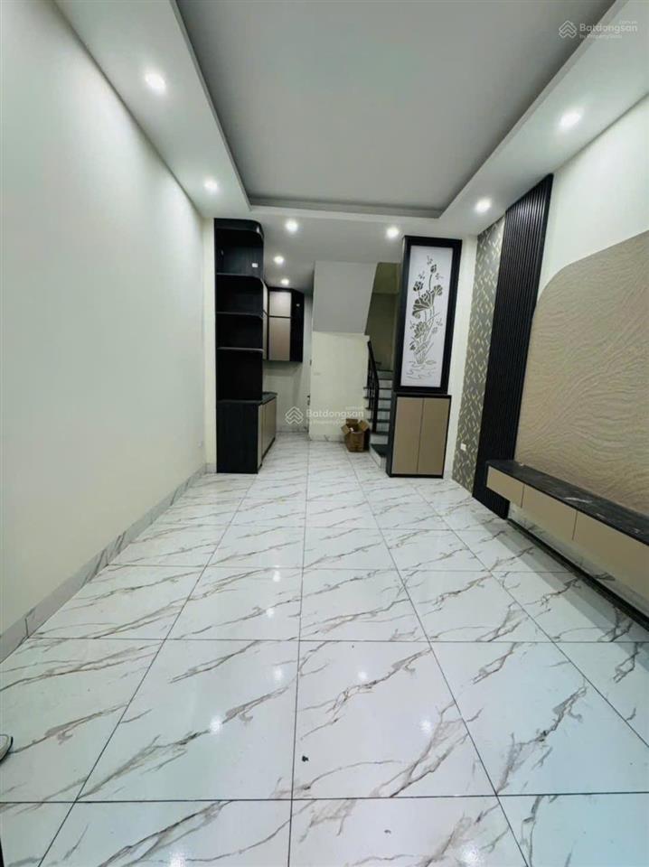 Bán nhà riêng tại định công thượng, giá ưu đãi 6,8 tỷ, 30m2, 3pn, 4wc