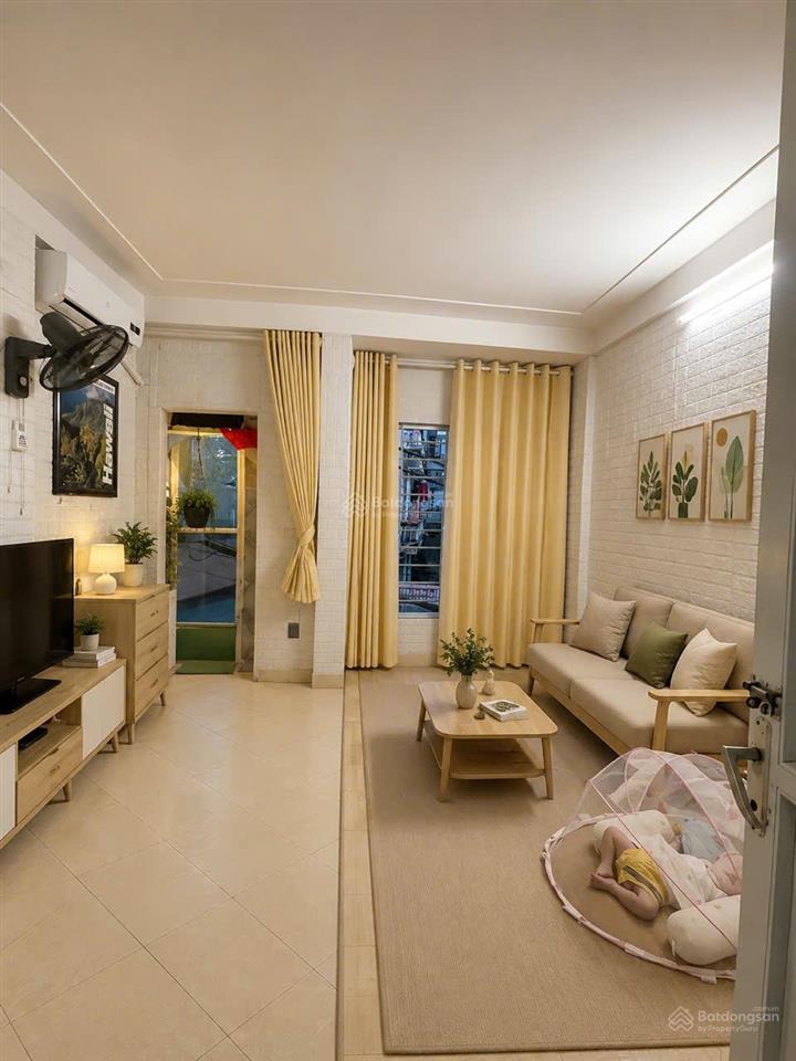Bán nhà riêng 30m2, 6,9 tỷ ở gần ngã tư sở  khương trung, 3pn, 4wc, 5 tầng, mặt tiền 4m