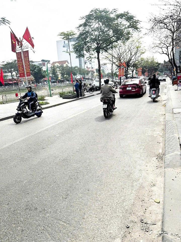 Bán gấp nhà 6 tầng thang máy phố vũ tông phan chỉ 9,05 tỷ!