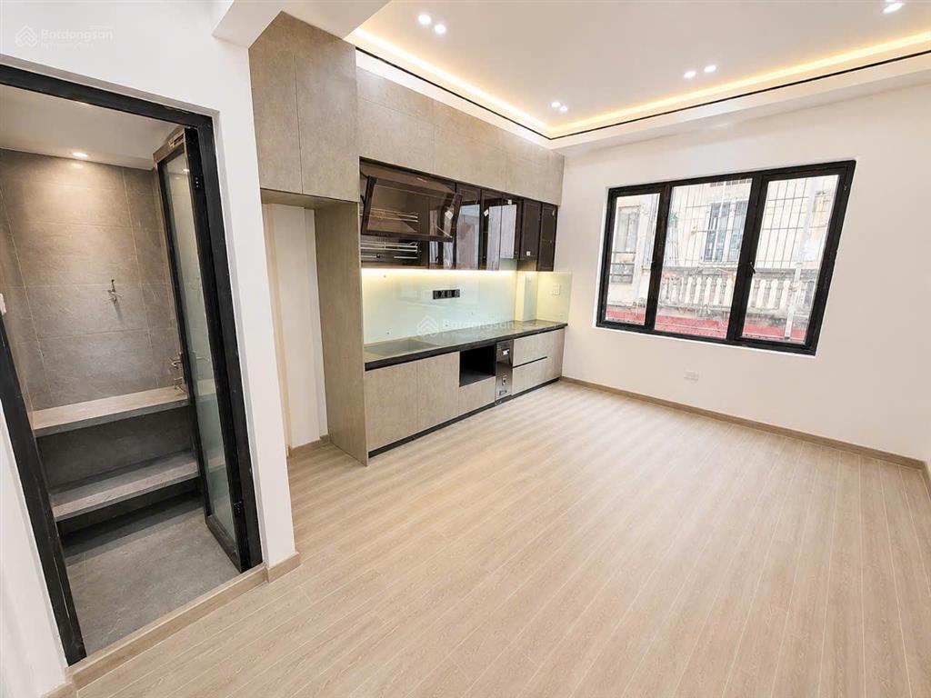 Bán gấp nhà 6 tầng thang máy phố vũ tông phan chỉ 9,05 tỷ!