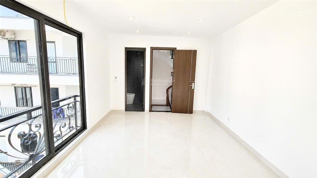 Cần bán gấp nhà riêng tại phố vũ tông phan, giá cực chất 6,8 tỷ, lô góc thoáng sáng