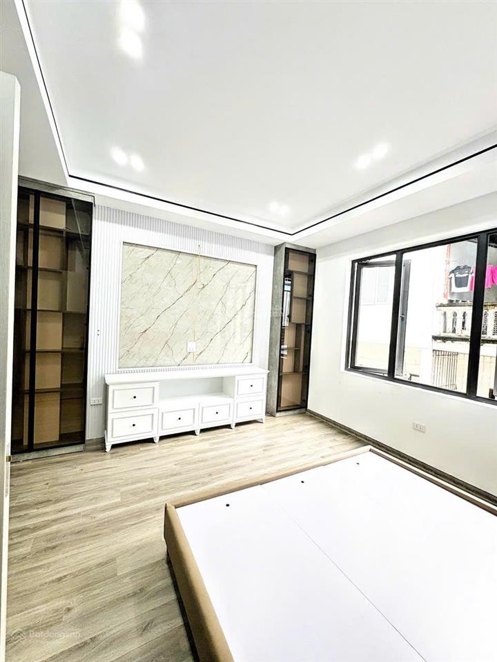 Nhà mới 6 tầng thang máy giá chỉ 9 tỷ  xem là muốn chốt