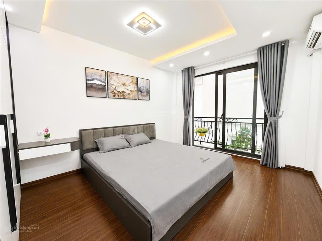 Cần bán gấp nhà vũ tông phan  giảm chào hơn 1 tỷ 35m2 x 5 tầng còn 7 tỷ