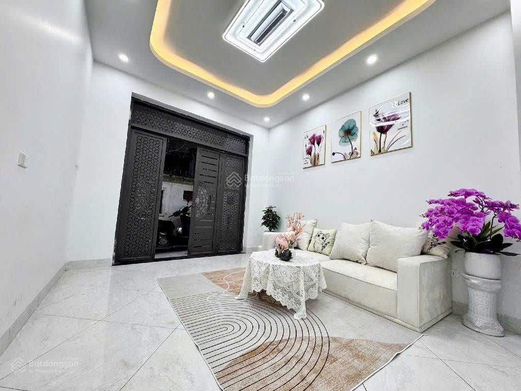 Bán nhà riêng tại đường định công thượng, giá cực chất 7,3 tỷ, 33m2, hàng hiếm tại hoàng mai