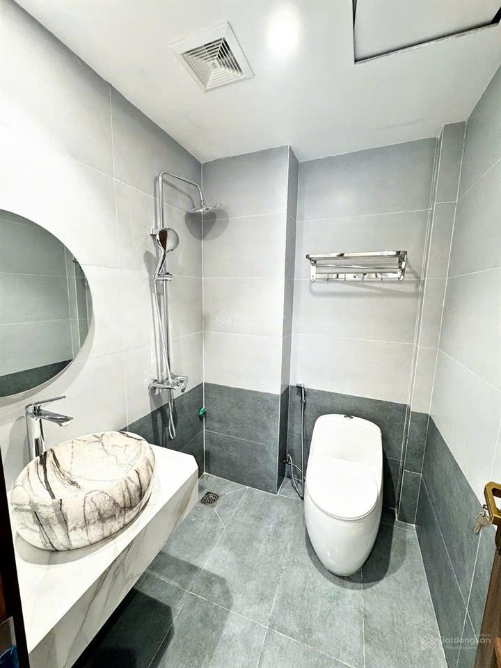 Bán nhà phố định công 6 tầng thang máy, ngõ rộng, ô tô đỗ cửa chỉ 8,8 tỷ