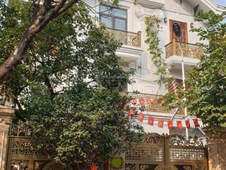 Căn bt siêu đẹp tại làng quốc tế thăng long. 216m2, 4t, mt 8m. thang máy, nơi ở của giới siêu giàu