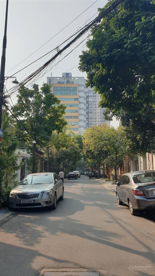 Căn bt siêu đẹp tại làng quốc tế thăng long. 216m2, 4t, mt 8m. thang máy, nơi ở của giới siêu giàu