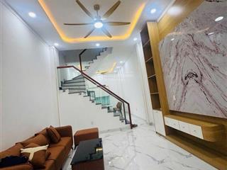 Nhà đẹp ở ngay trong tết. linh đông thủ đức.2 tầng btct.hẻm xe hơi đỗ cửa. nội thất đầy đủ.