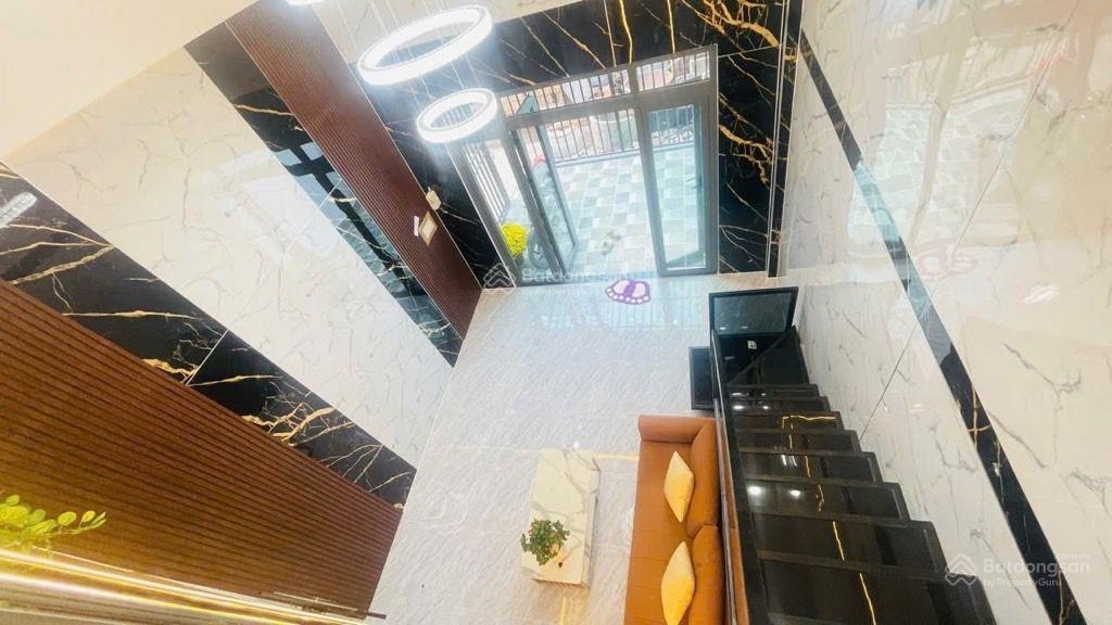 Nhà đẹp ở ngay .tam bình thủ đức.sát tô ngọc vân .phạm văn đồng.2 tầng btct.hxh