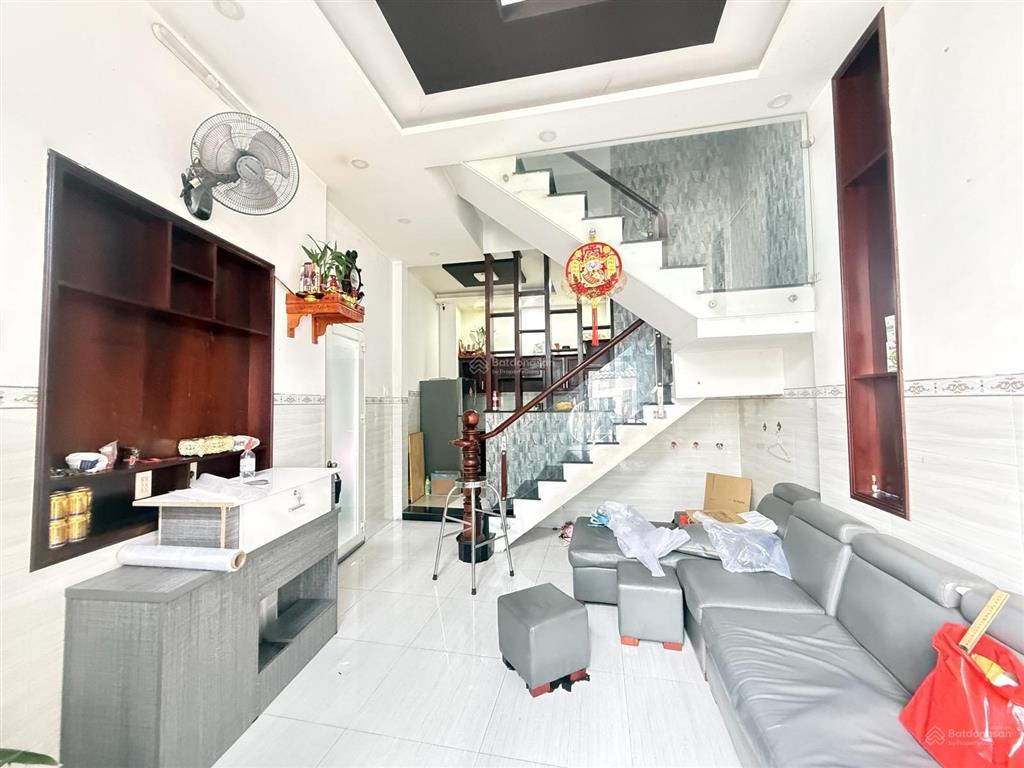 Nhà 4 tầng linh tây thủ đức  sát phạm văn đồng. ngang 4.5.