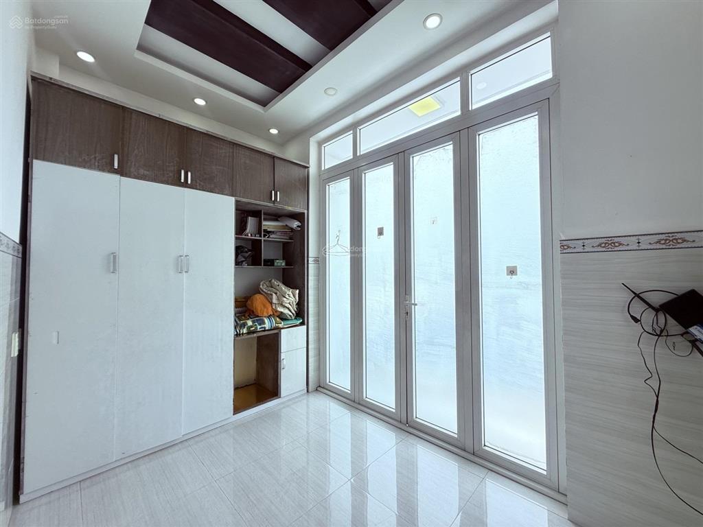 Nhà 4 tầng linh tây thủ đức  sát phạm văn đồng. ngang 4.5.