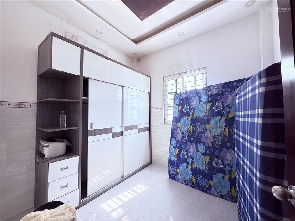 Nhà 4 tầng linh tây thủ đức  sát phạm văn đồng. ngang 4.5.