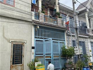 Bán nhà đông hòa  sát làng đại học quốc gia  siêu thị go dĩ an. 2 tầng hẻm ô tô vào nhà.