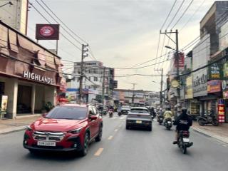 Nhanh mới kịp hàng ngon không đợi lâu. ngay trung tâm thủ đức. nhà 2 tầng đúc. hẻm xe hơi