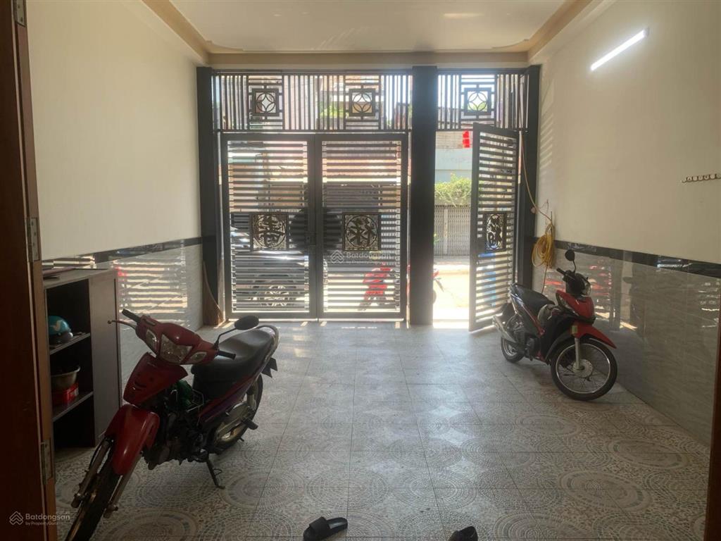 Bán nhà 3 tầng. khu phân lô ngay linh xuân thủ đức  sát phạm văn đồng 