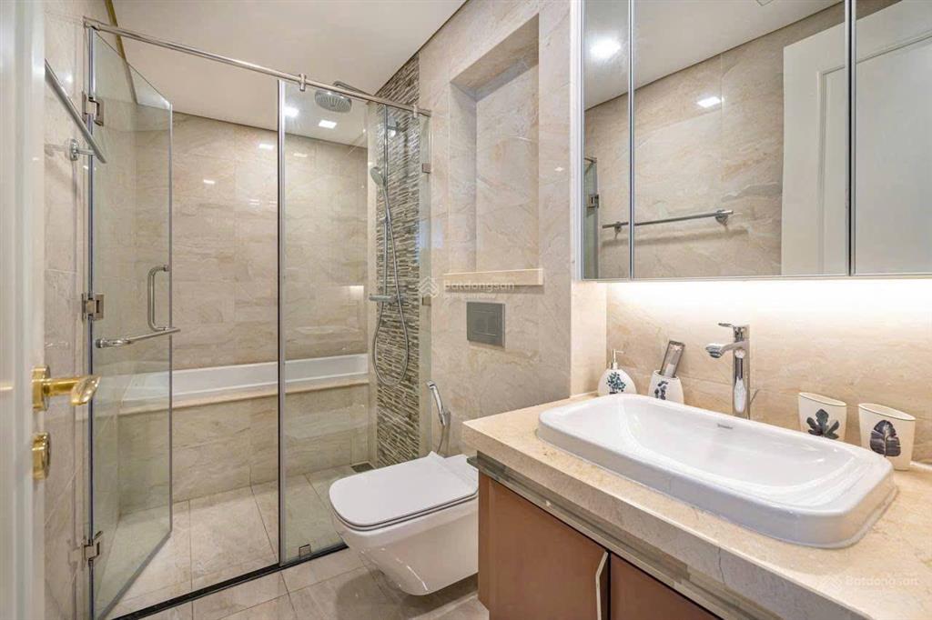 Hot bán nhanh 2br| 2wc| 79m2  23 tỷ all in vinhomes golden river  có sẵn sổ hồng.