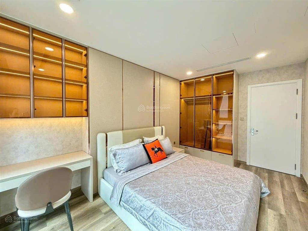 Bán gấp căn hộ 4pn, 3wc, 139,3m2 tại vinhomes central park, 22,3 tỷ vnd