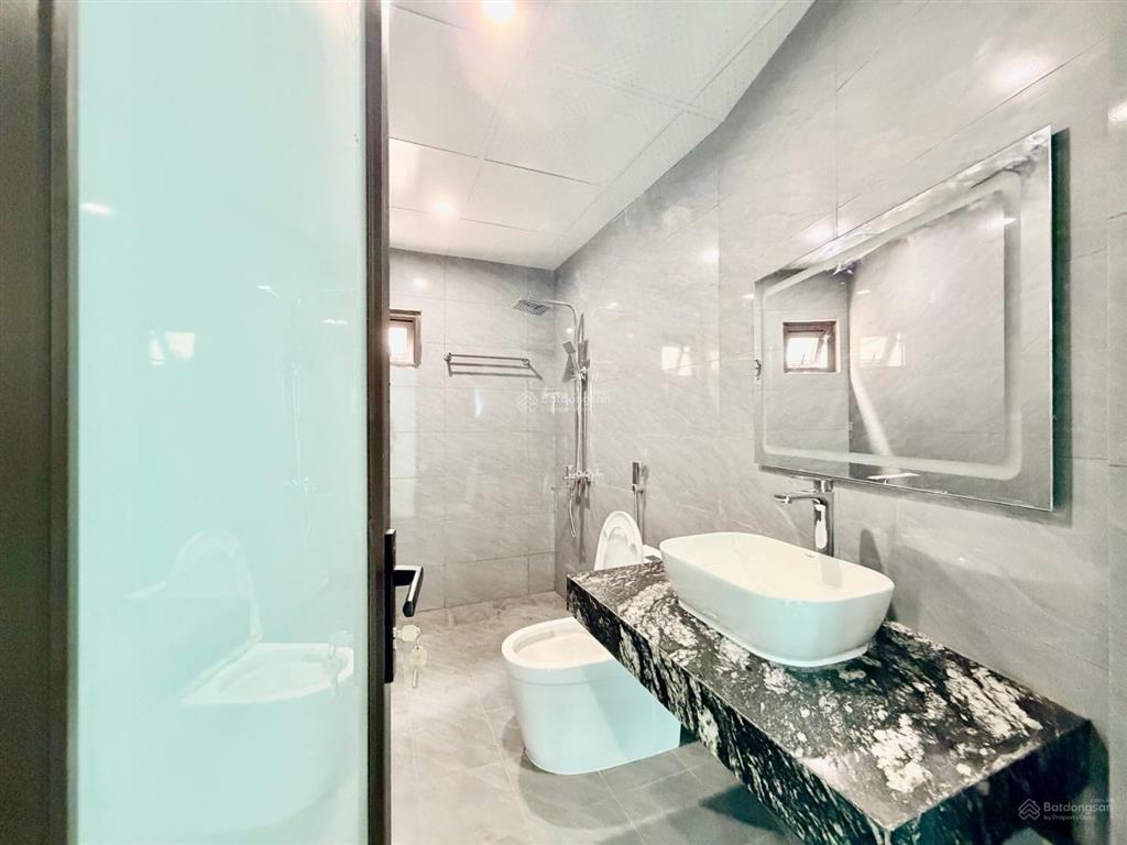 Bán nr tại văn phú, 9 tỷ, 36m2, 3pn, 4wc, 5 tầng bao đẹp, giá cực chất