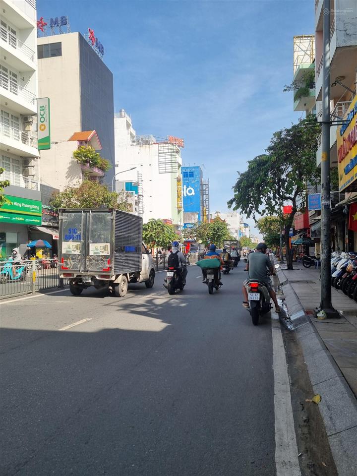 Nhà bán đ. lũy bán bích giáp q 6, q 11 xe hơi đỗ cửa 59m2 5,x tỷ