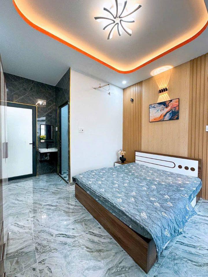 Nhà 1 Lầu 3PN 3WC Sân Vườn - Chính Chủ Sổ Riêng - TDM - Bình Dương