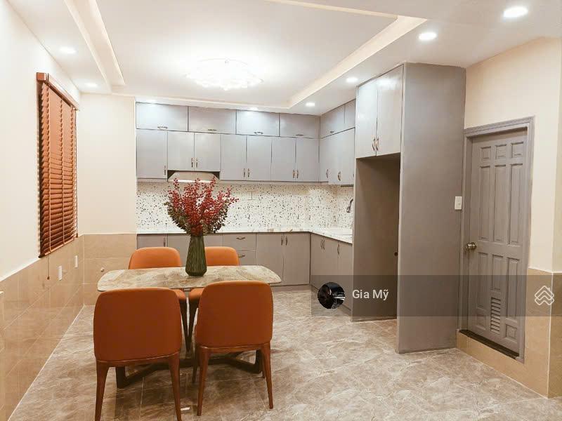 Chủ cần bán gấp cc cửu long, bình thạnh, 75m2, 2pn, 2wc, full nt, giá 1 tỷ 790