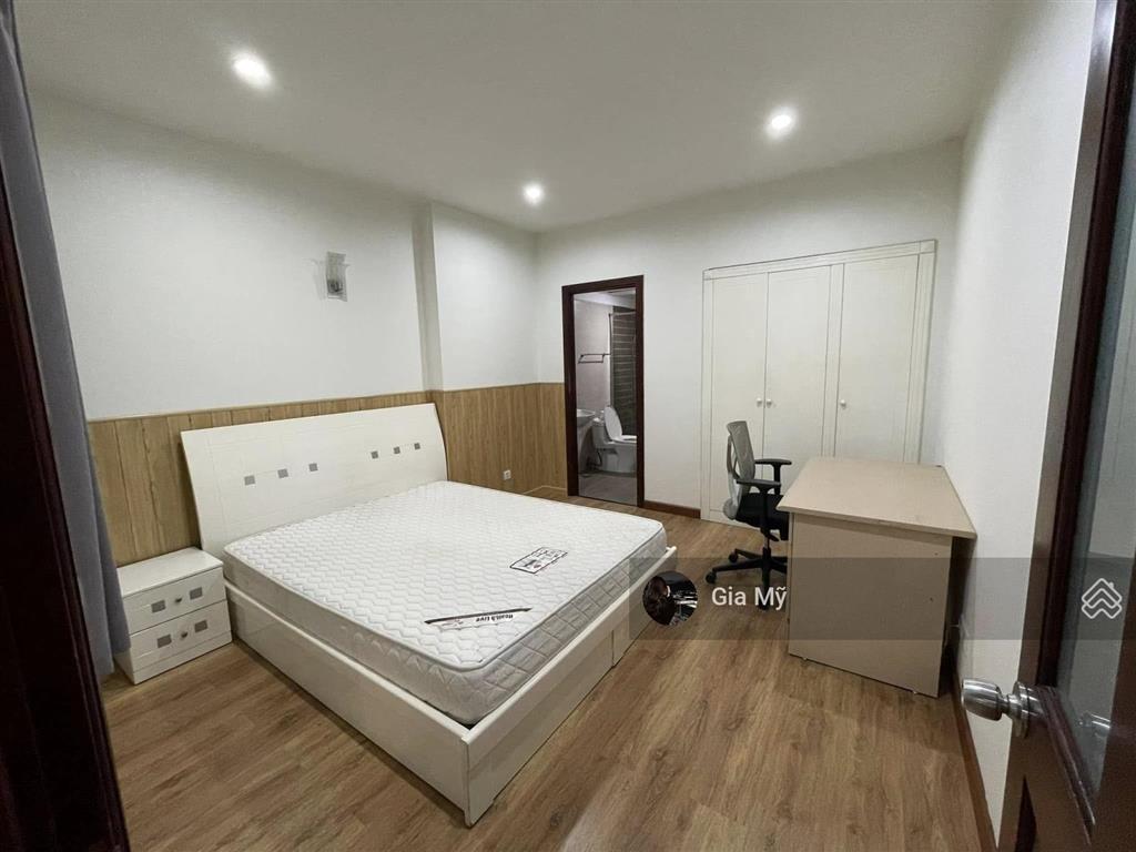 Chủ kẹt tiền bán gấp cc phúc yên, tân bình, 90m2, 2pn, 2wc, giá 1 tỷ 890 ( nữ bớt 50 triệu )