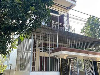 Chính chủ bán nhà 3 tầng hơn 100m2 ngay gần uỷ ban xã sen trì bình yên thạch thất