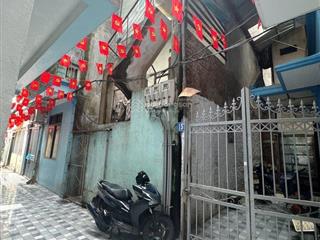 Nhà hiếm cầu giấy ngõ ô tô tránh  30m ra mặt phố