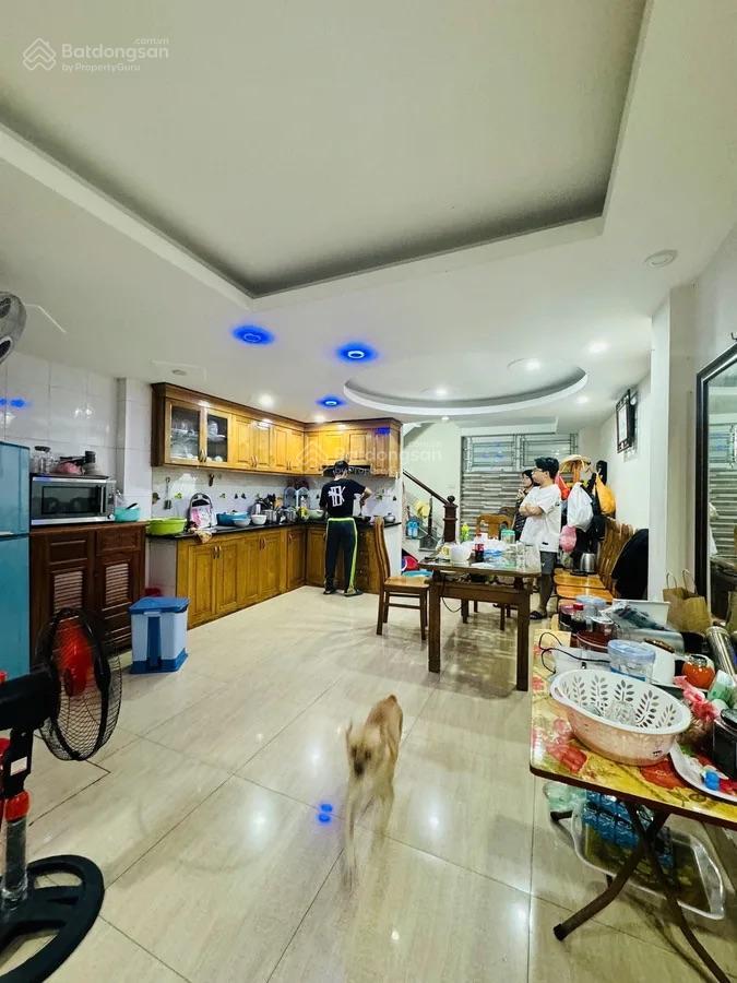 Nhà hiếm cầu giấy ngõ ô tô tránh  30m ra mặt phố